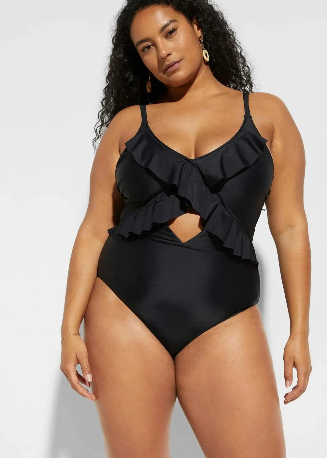 Damen bonprix Nachhaltigere Materialien|Bademode·Badeanzüge|Badeanzug mit Cut-Out und Volants
