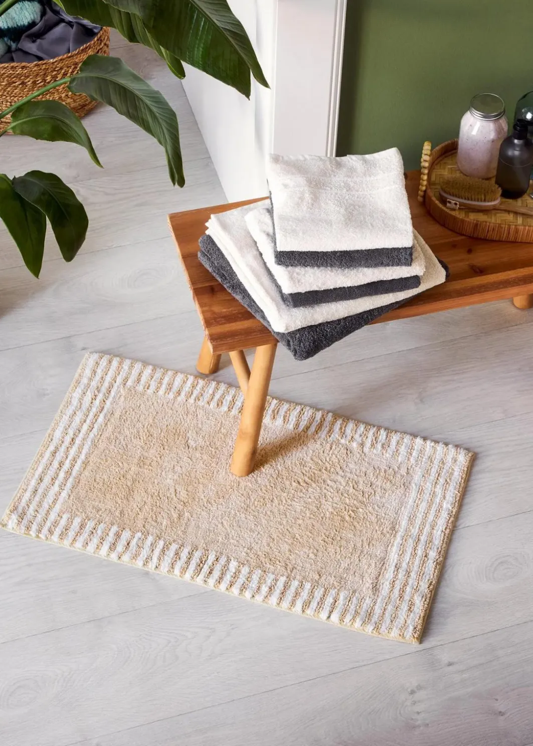 bonprix Badematten|Badematte mit minimalistischem Design