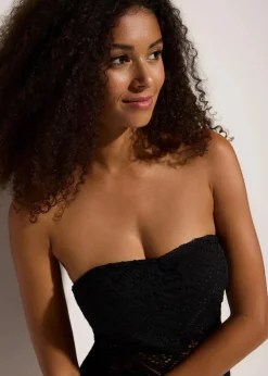 Damen bonprix Nachhaltigere Materialien|Badeanzüge|Bandeau-Badeanzug mit Spitze