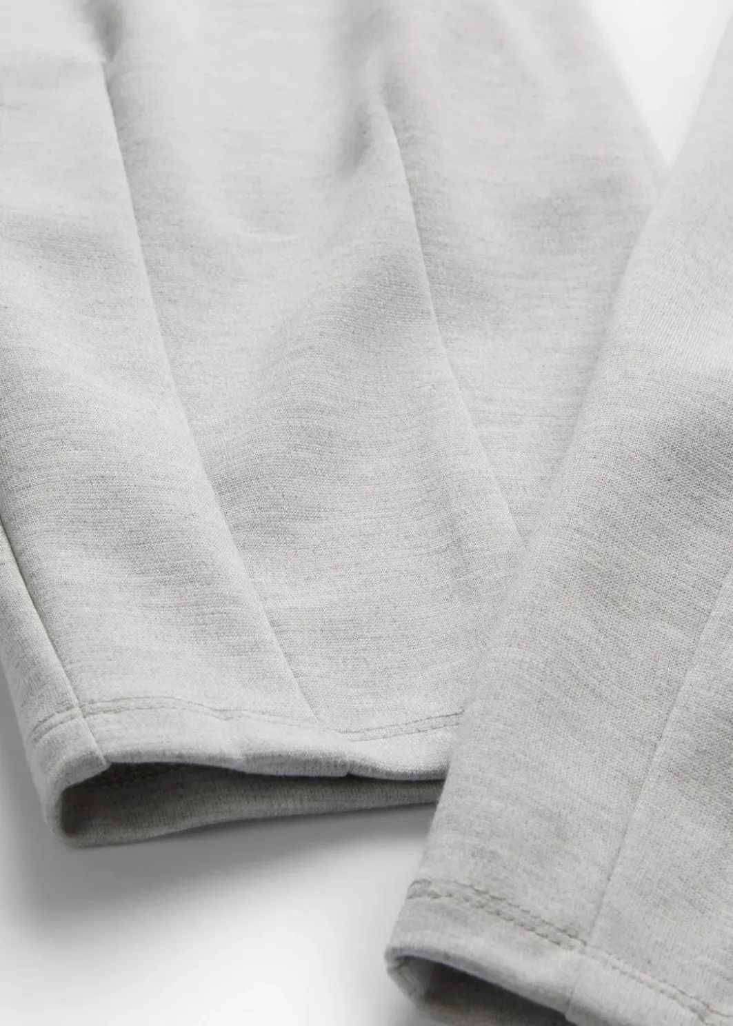 Online Barrelhose aus leicht glänzendem Viskose-Mix Damen Bekleidung·Kleider|Zweiteiler & Sets