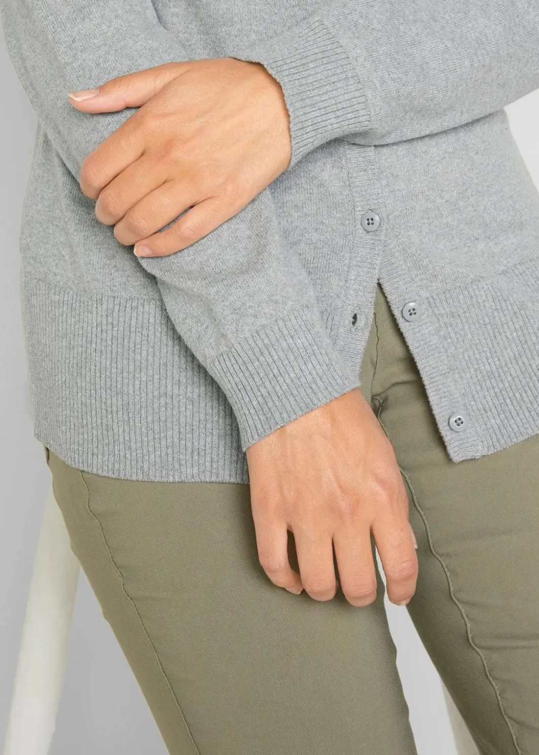 Outlet Basic Feinstrickjacke mit recycelter Baumwolle Damen Pullover & Strickjacken|Basics