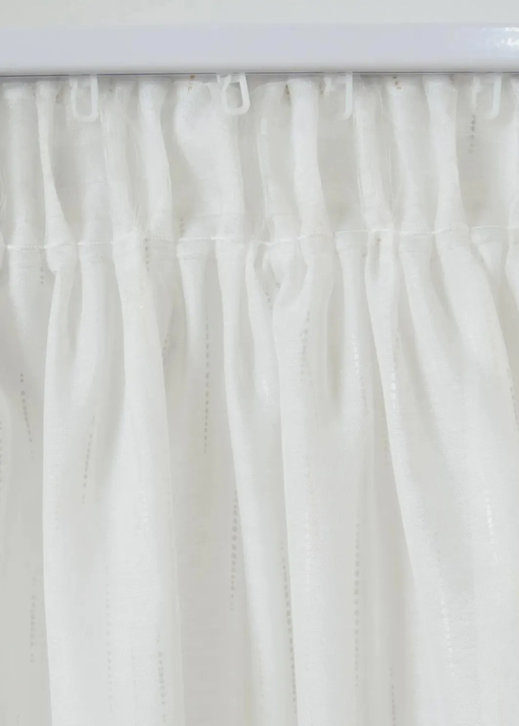bonprix Gardinen|Batist Gardine mit Glanz, auch in extralang (1er Pack)