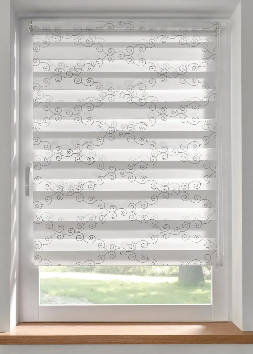 New Besticktes Doppelrollo mit grafischem Muster Rollos