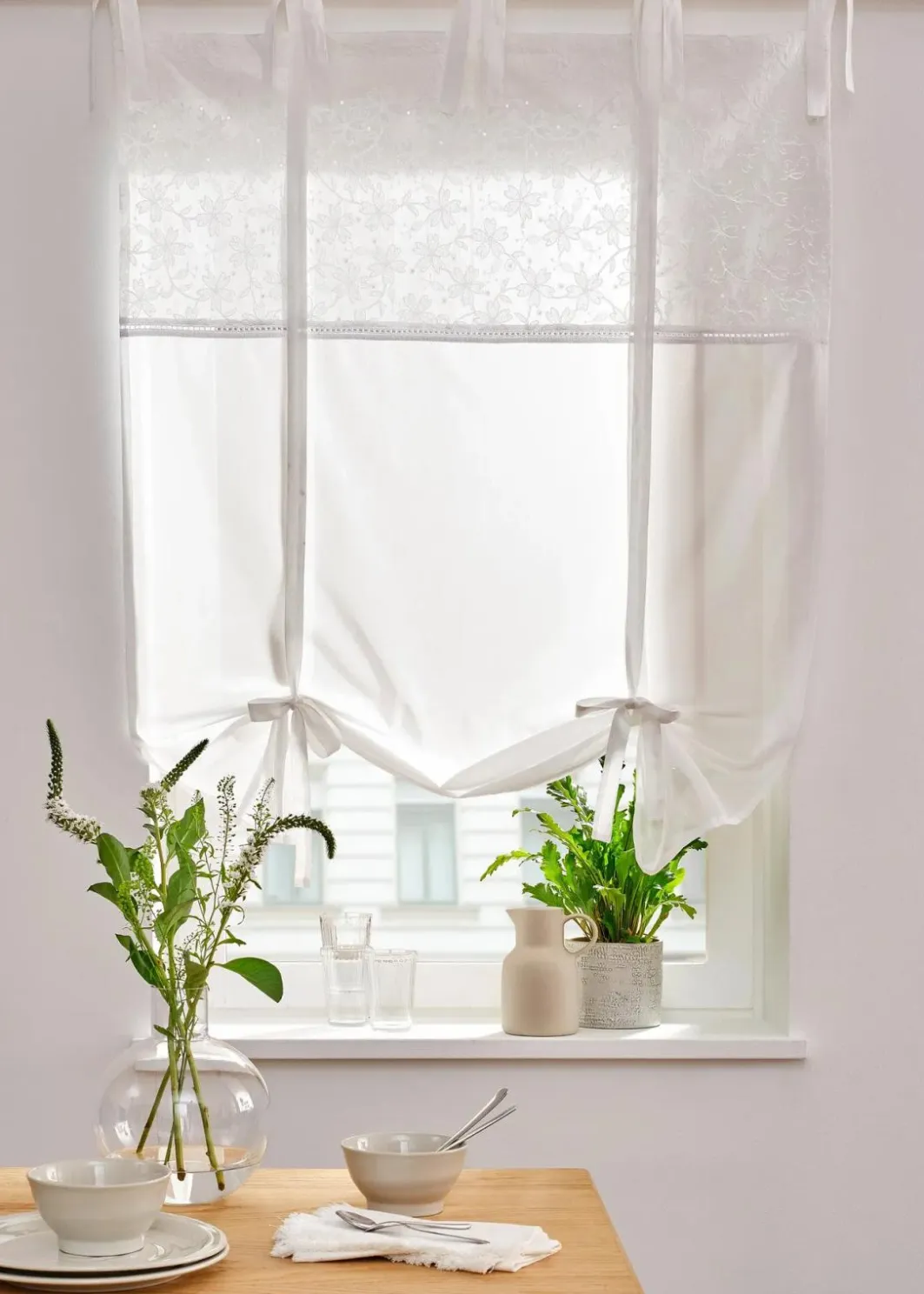 bonprix Raffrollos|Bindegardine mit Stickerei
