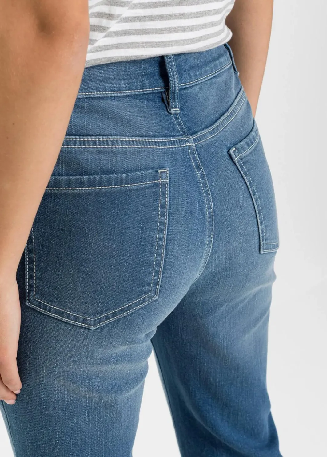 Damen bonprix Kurzgrößen|Bekleidung·Shirts & Tops|Bootcut Jeans Mid Waist, Bio-Baumwolle