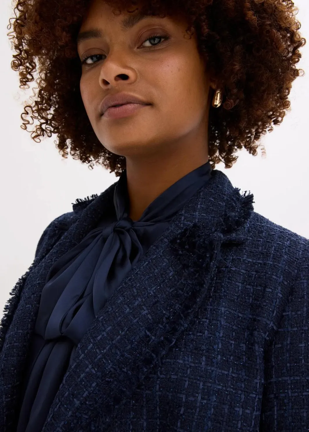 Damen bonprix Bekleidung·Basics|Nachhaltigere Materialien|Bouclé-Blazer mit dekorativen Knöpfen