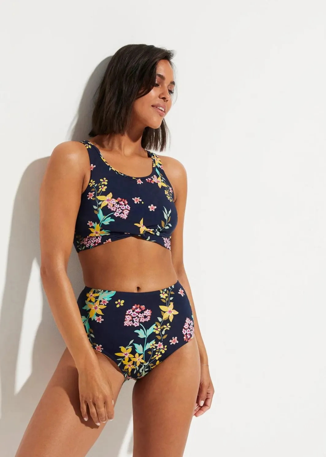 Damen bonprix Nachhaltigere Materialien|Bademode·Bikinis|Bustier-Bikini in Wickeloptik (2-tlg.Set)