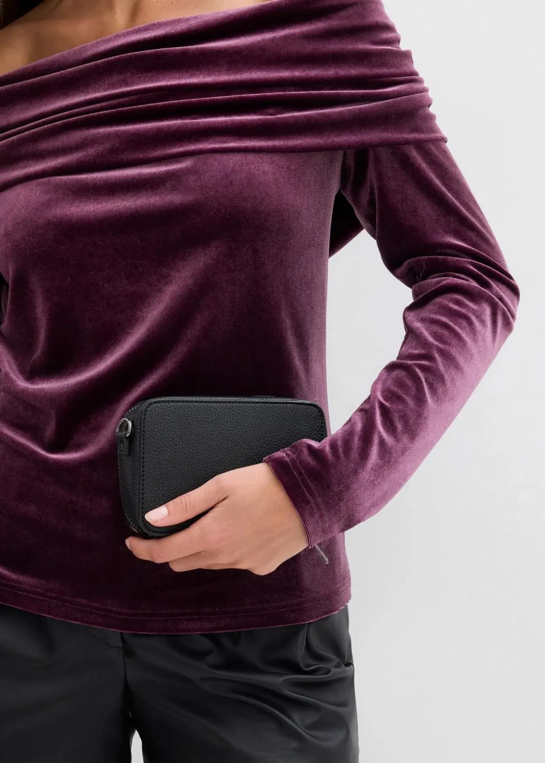 Sale Carmenshirt aus softem Samt Damen Shirts & Tops