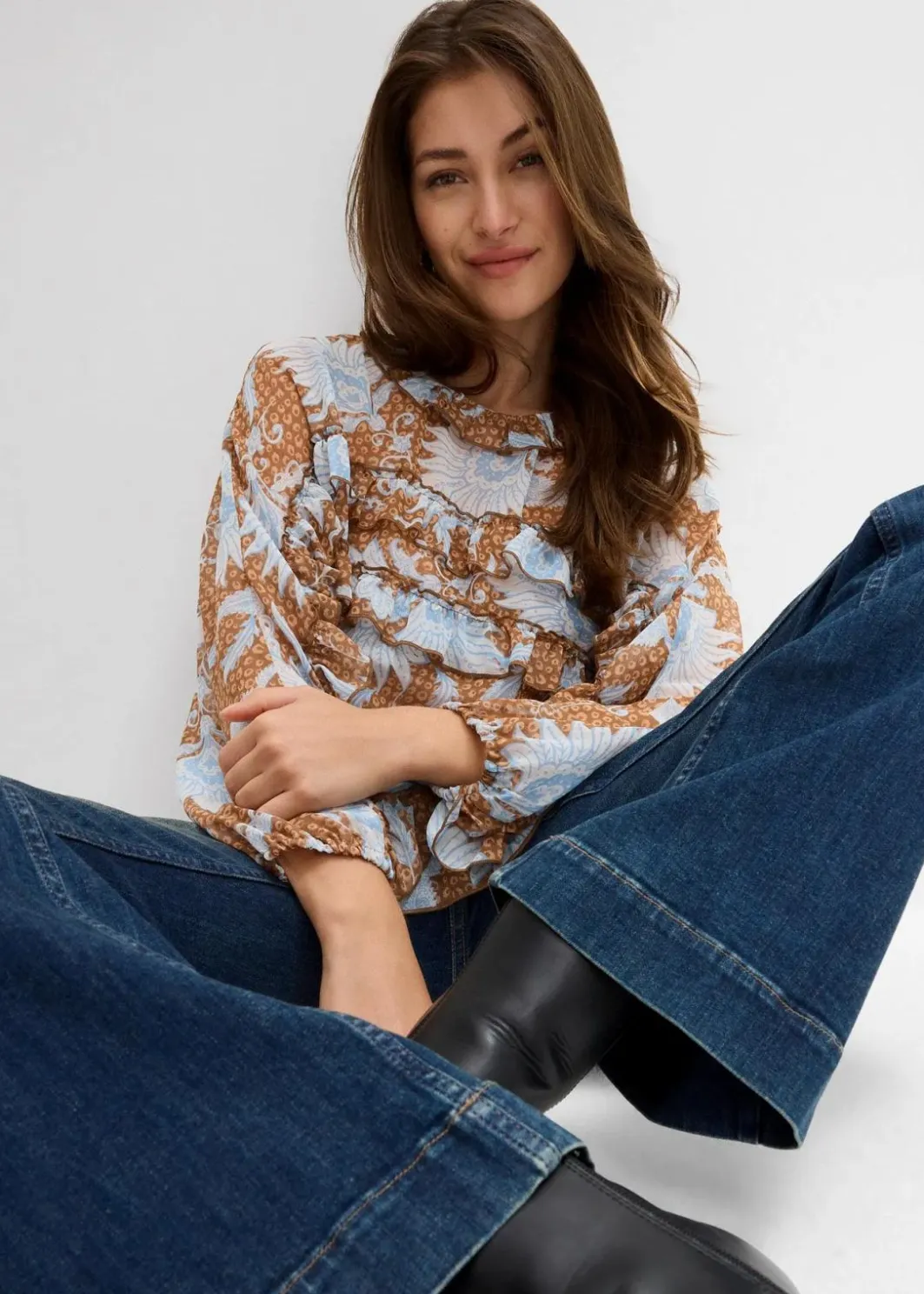 Discount Chiffonbluse mit Rüschen Damen Bekleidung·Jacken & Mäntel|Blusen & Tuniken