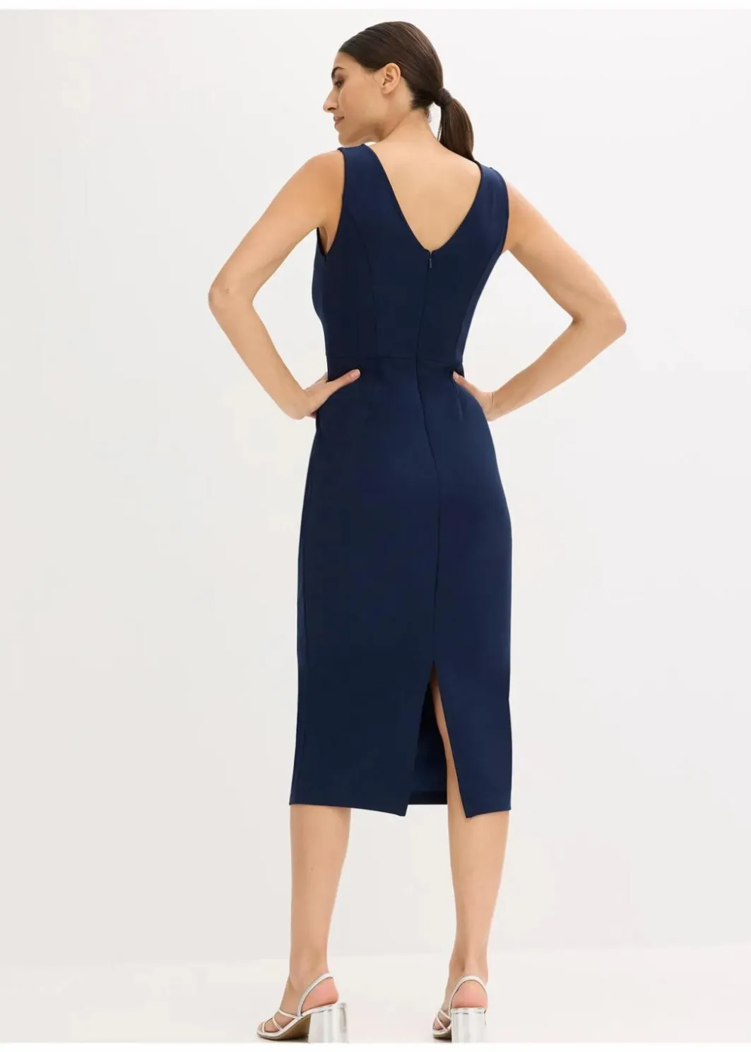 New Cocktailkleid mit Strassapplikation Damen Bekleidung·Pullover & Strickjacken|Festliche Mode