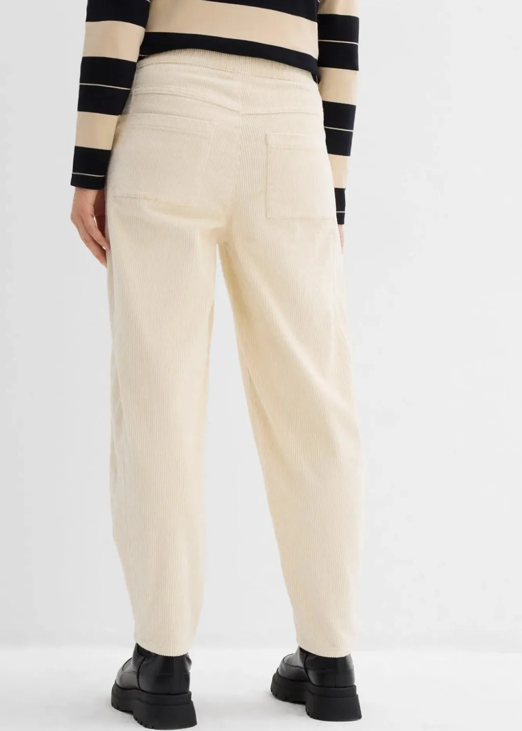 Outlet Cordhose in Barellform Damen Bekleidung·Kleider|Hosen