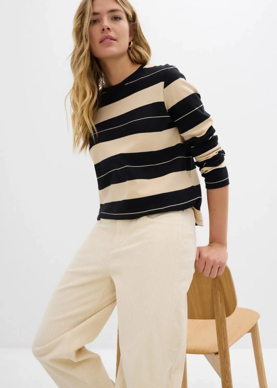 Outlet Cordhose in Barellform Damen Bekleidung·Kleider|Hosen