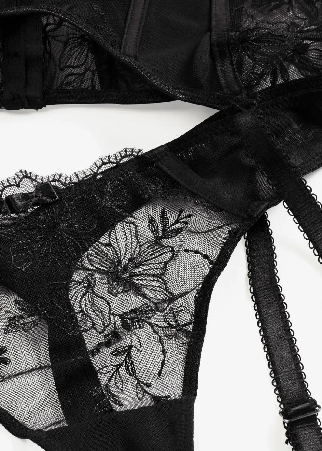 Damen bonprix Corsagen & Negligés|Dessous|Corsage mit Bügel und String mit edler Stickerei (2-tlg.Set)