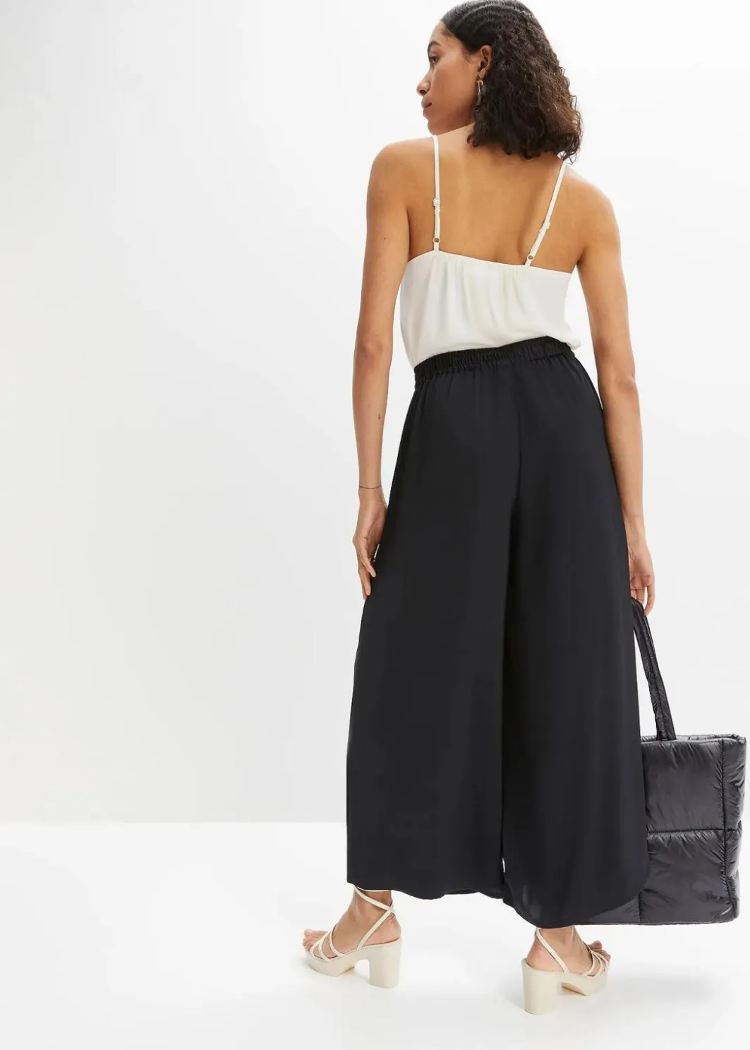 Sale Culotte aus fließendem Satin Damen Bekleidung·Kleider|Hosen