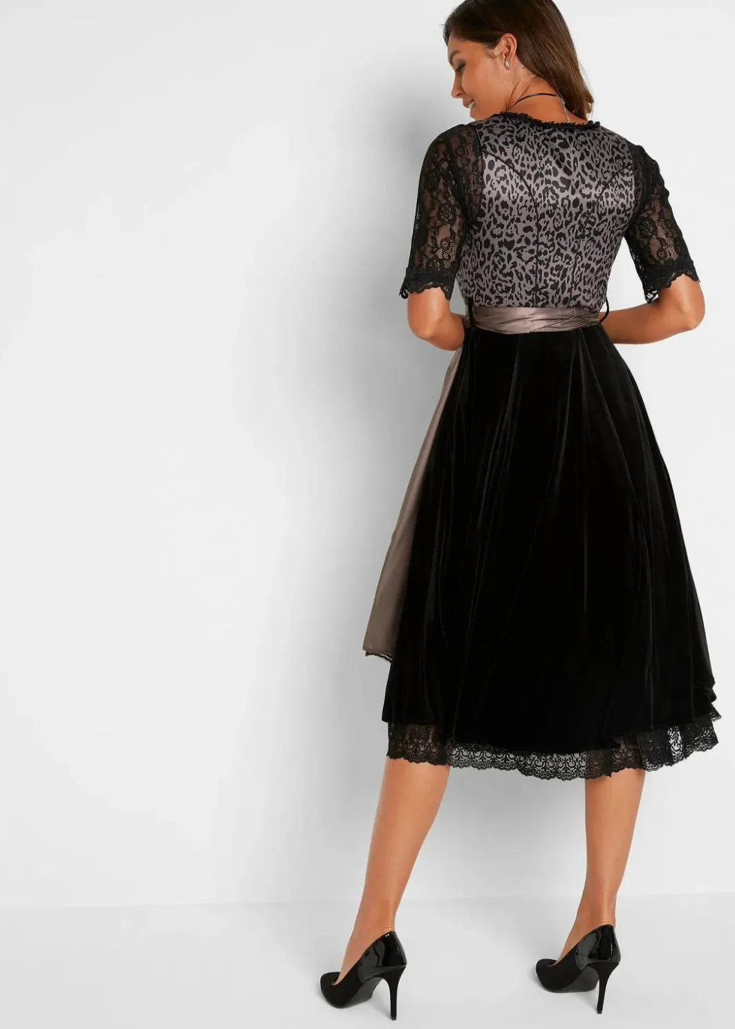 Discount Dirndl mit Leomuster Damen Kurzgrößen|Bekleidung·Pullover & Strickjacken