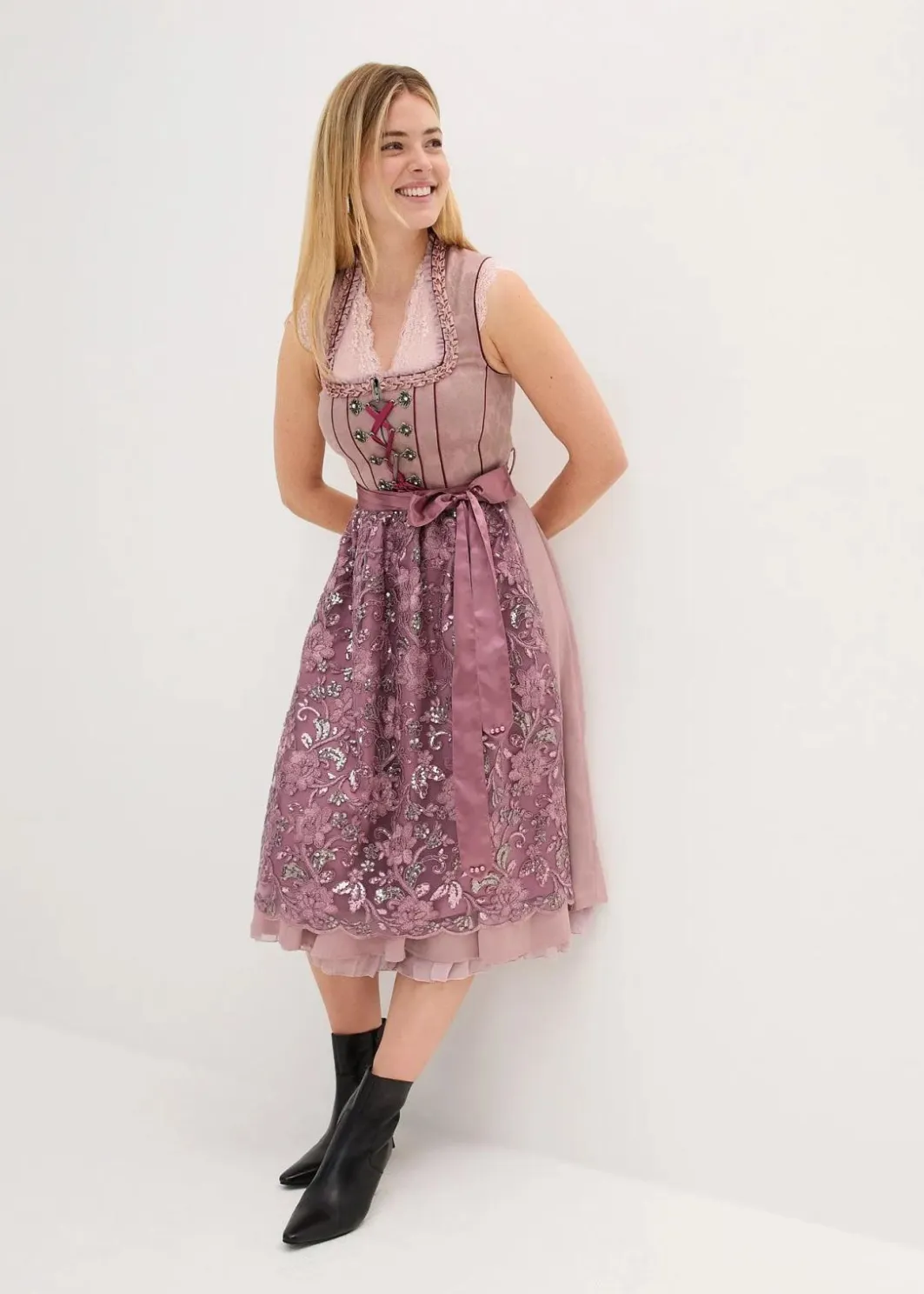 Damen bonprix Bekleidung·Pullover & Strickjacken|Kleider|Dirndl mit Pailletten-Schürze