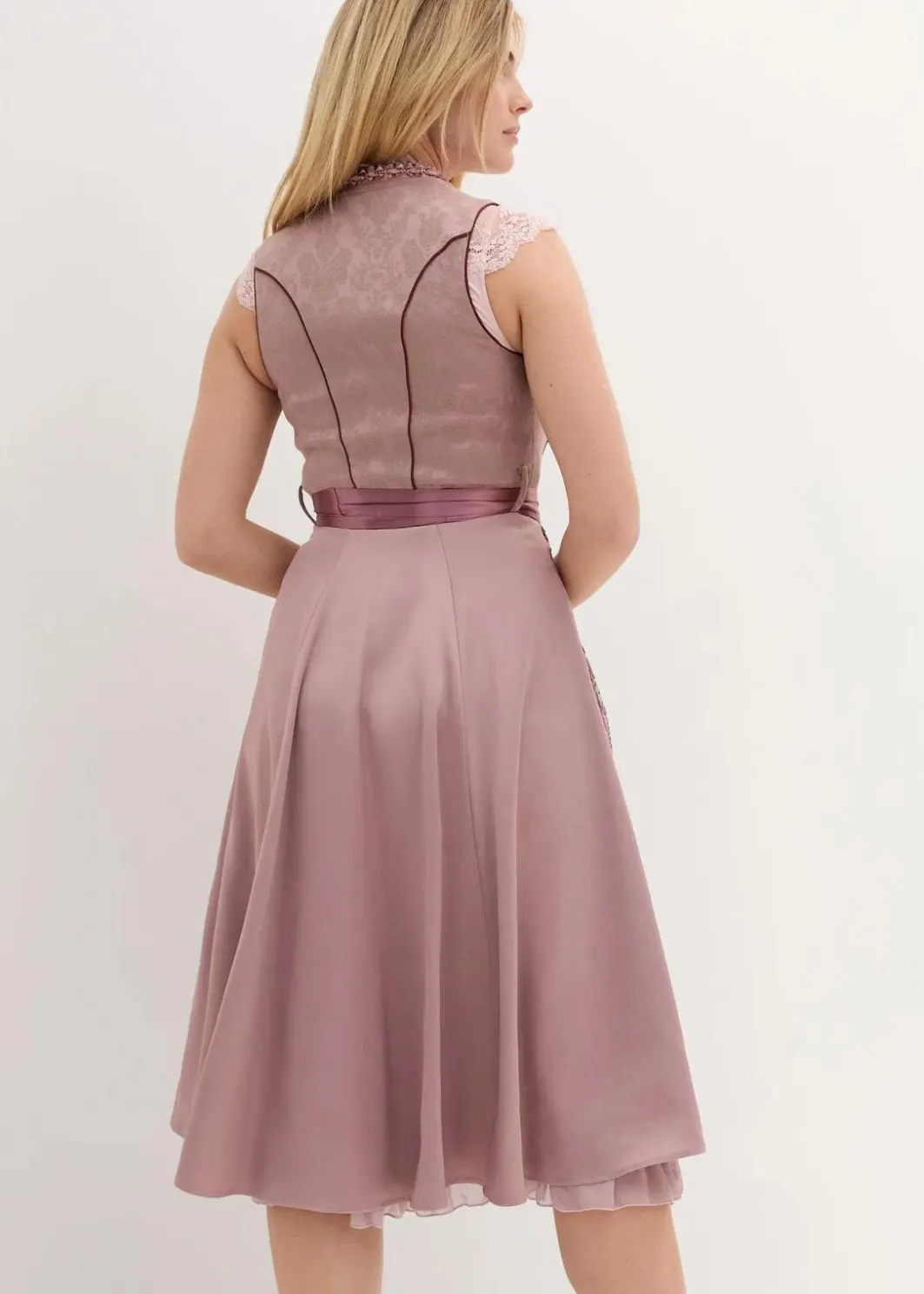 Damen bonprix Bekleidung·Pullover & Strickjacken|Kleider|Dirndl mit Pailletten-Schürze
