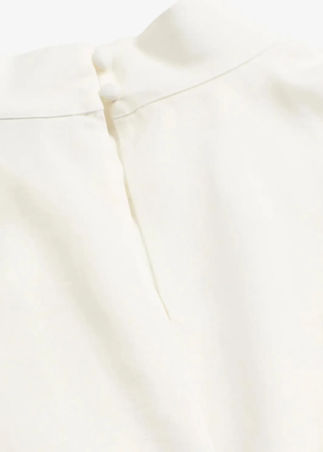 Elegante Kurzarmbluse aus glänzenden Satin Damen Blusen & Tuniken|Bekleidung·Jacken & Mäntel