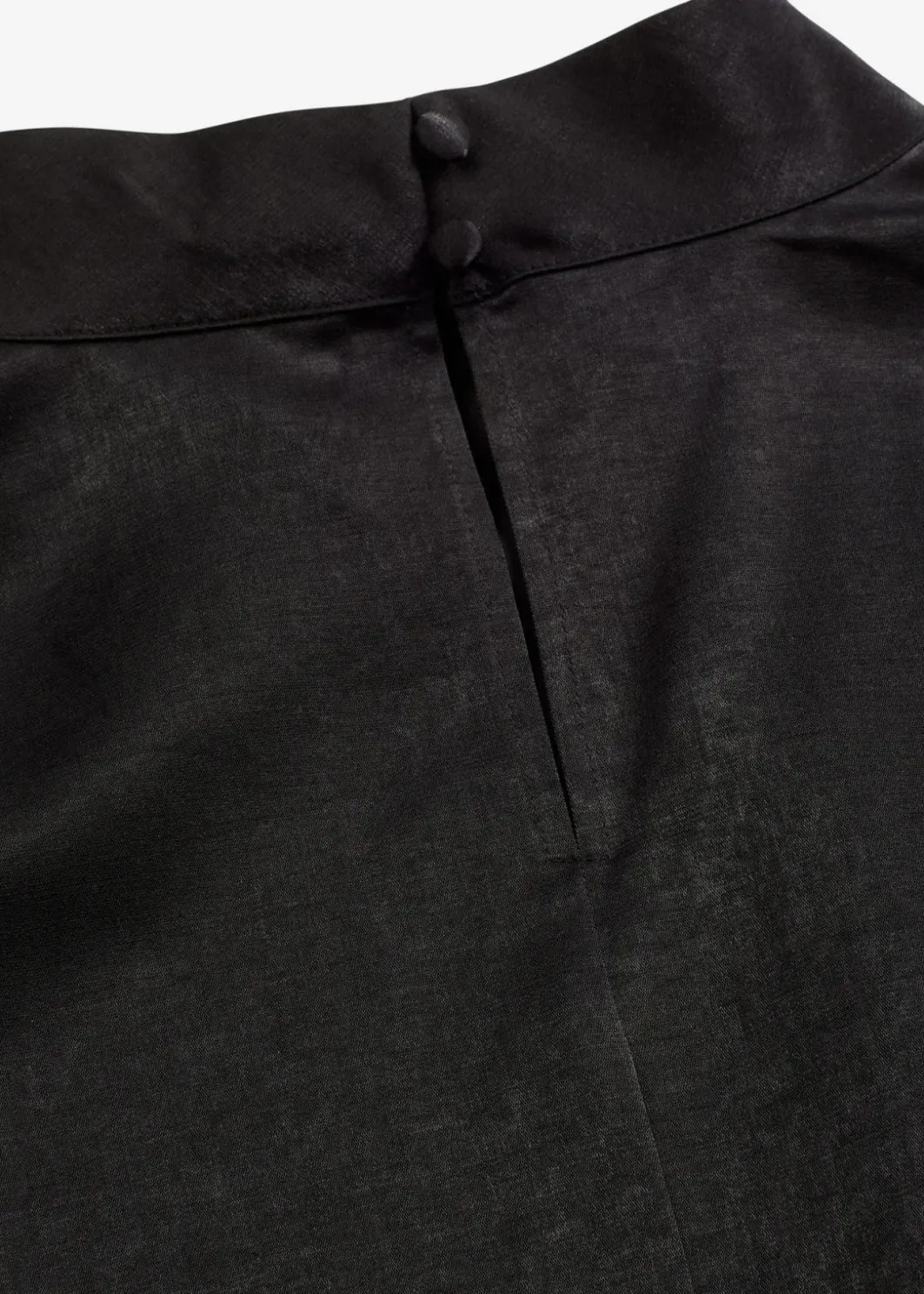 Clearance Elegante Kurzarmbluse aus glänzenden Satin Damen Bekleidung·Jacken & Mäntel|Blusen & Tuniken