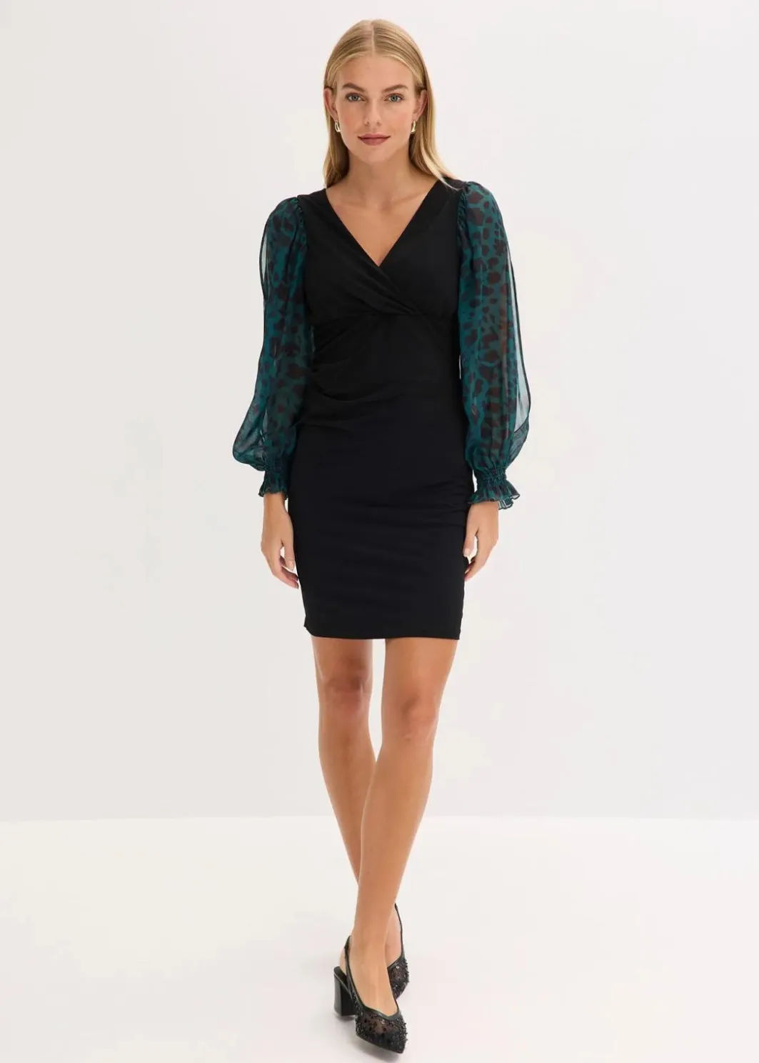 Outlet Figurbetontes Minikleid mit Cut-Outs an den Ärmeln Damen Bekleidung·Pullover & Strickjacken|Kleider