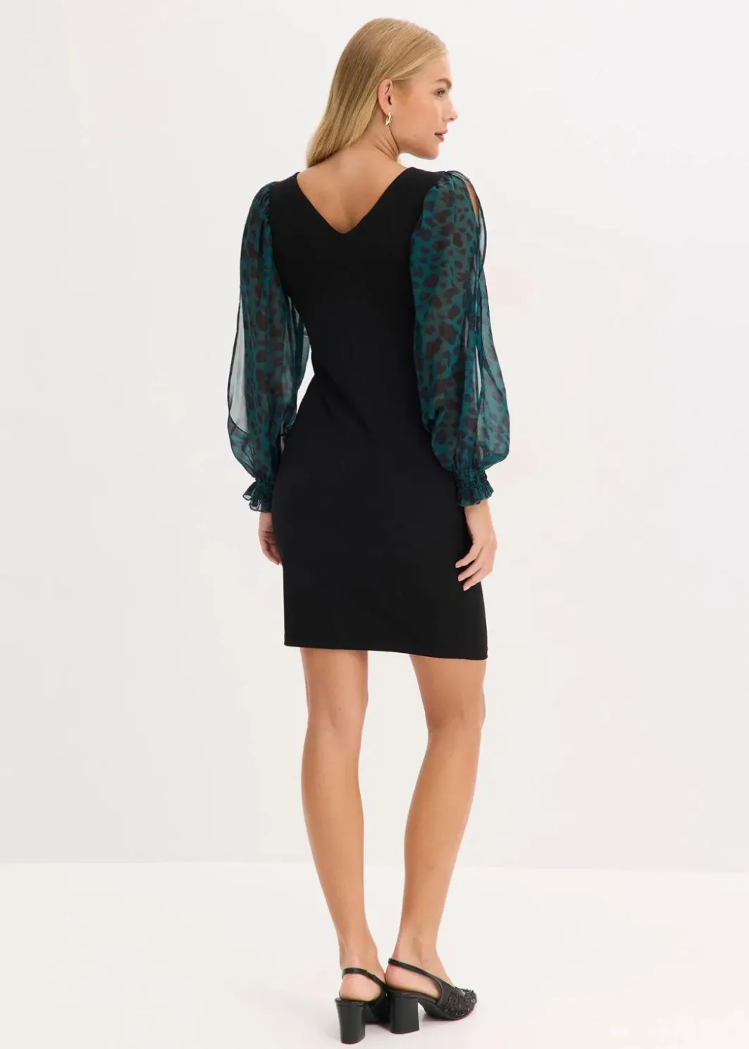 Outlet Figurbetontes Minikleid mit Cut-Outs an den Ärmeln Damen Bekleidung·Pullover & Strickjacken|Kleider