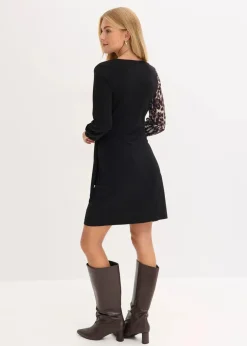 Figurbetontes Minikleid mit tiefem Ausschnitt Damen Bekleidung·Pullover & Strickjacken|Kleider