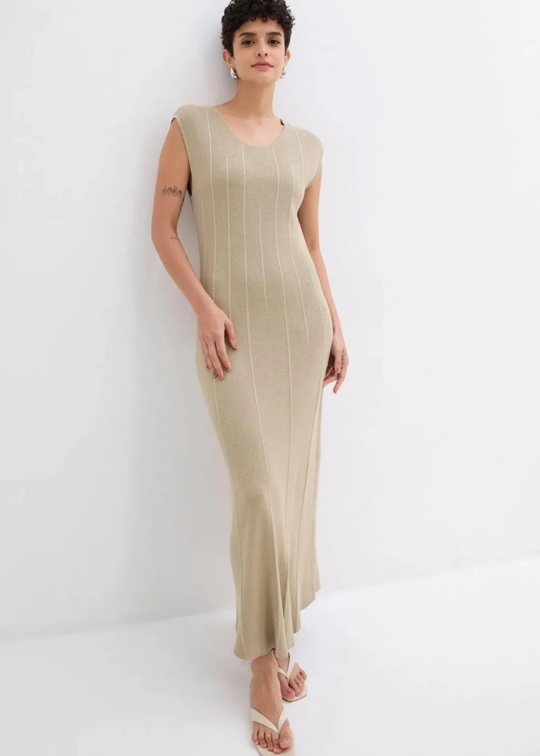 Sale Figurbetontes Strickkleid aus Viskose-Mix Damen Strickmode|Kleider
