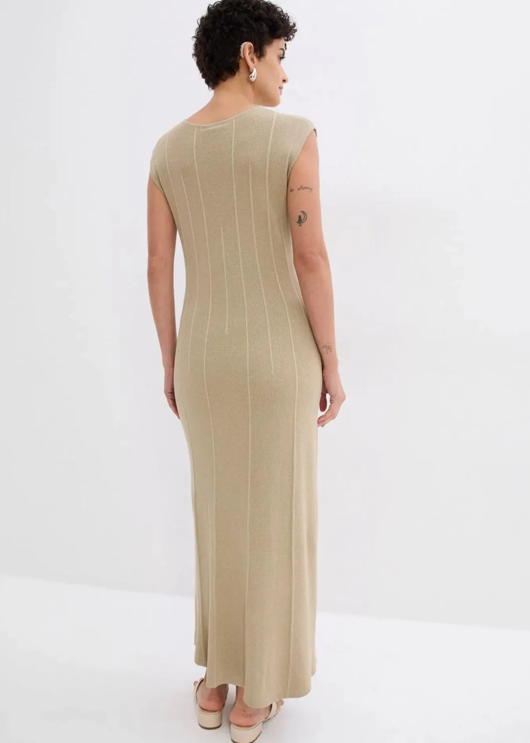 Sale Figurbetontes Strickkleid aus Viskose-Mix Damen Strickmode|Kleider