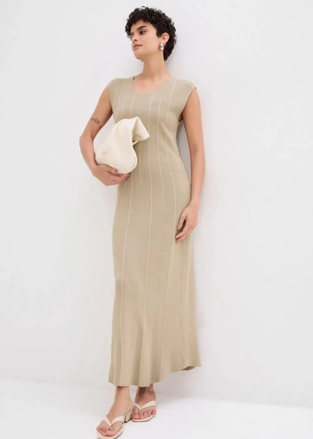 Sale Figurbetontes Strickkleid aus Viskose-Mix Damen Strickmode|Kleider