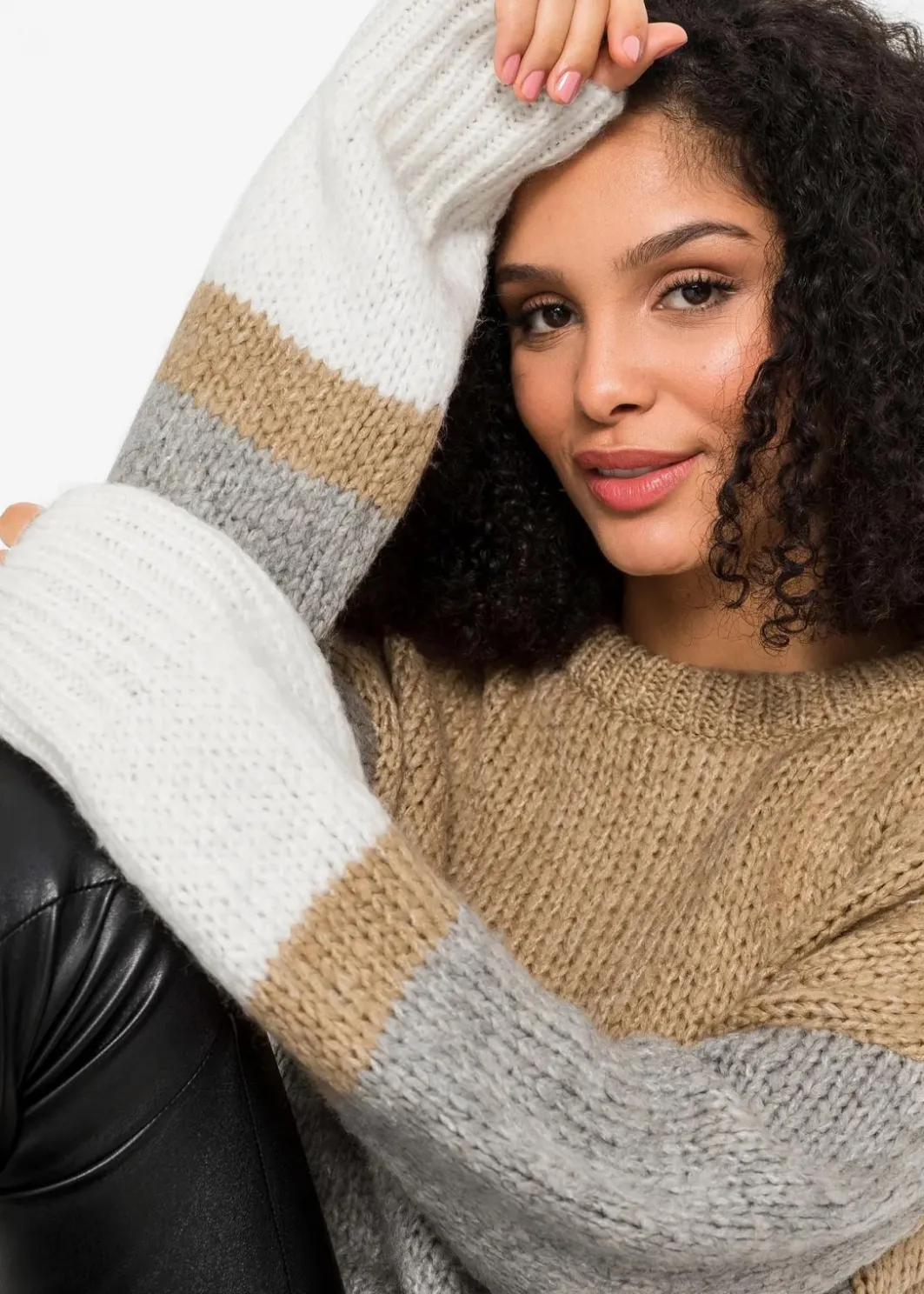 Outlet Gestreifter Oversize-Pullover mit Knöpfen Damen Bekleidung·Umstandsmode|Bekleidung·Jeans