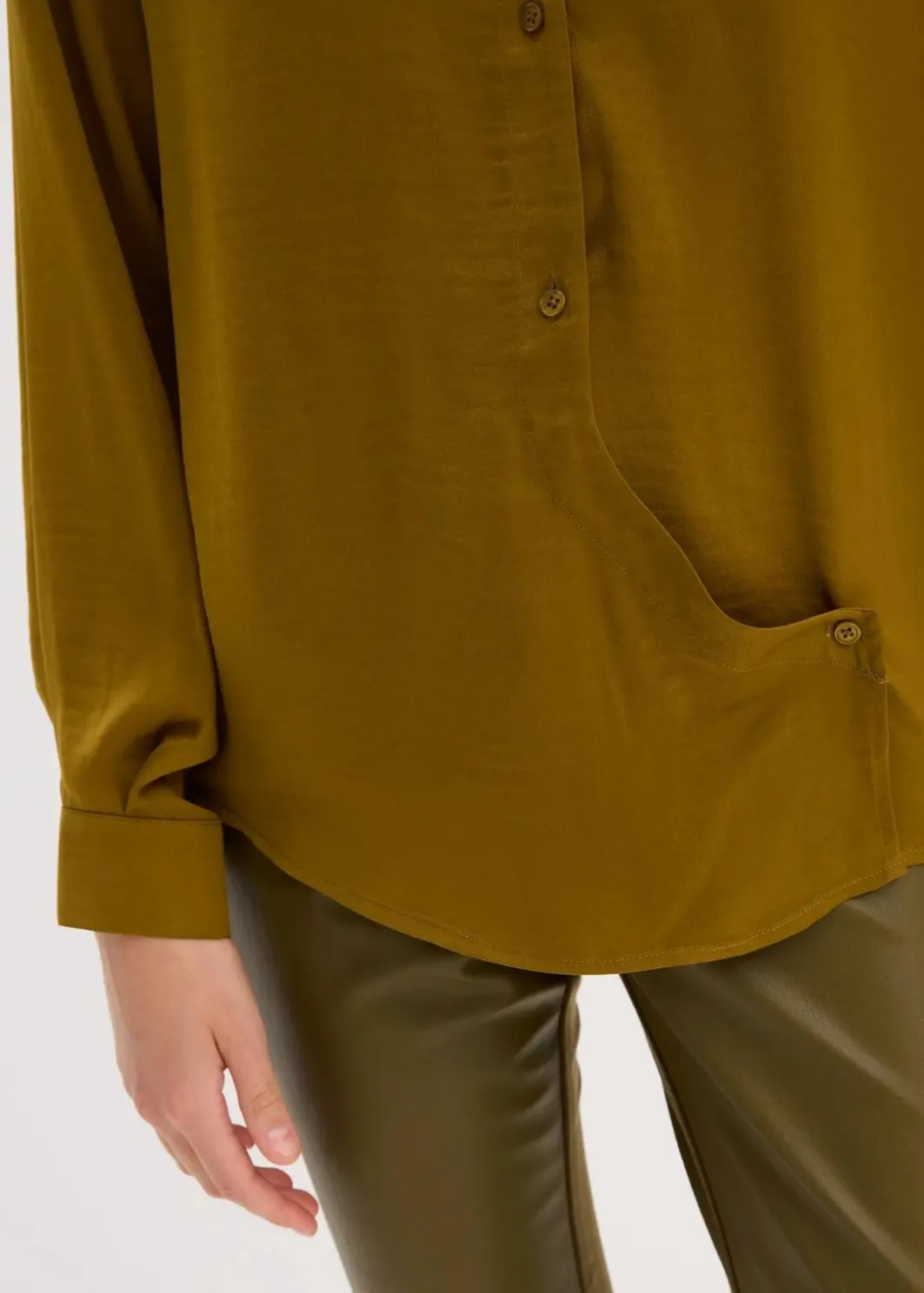 New Hemdbluse aus fließendem Satin Damen Blusen & Tuniken|Bekleidung·Jacken & Mäntel