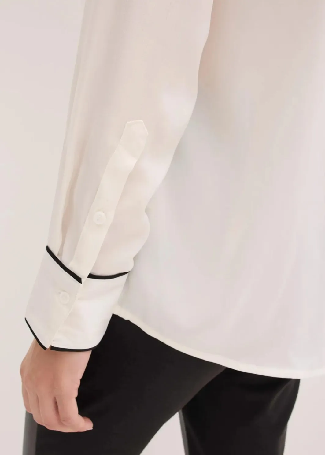 Hot Hemdbluse aus fließendem Satin Damen Blusen & Tuniken|Bekleidung·Jacken & Mäntel
