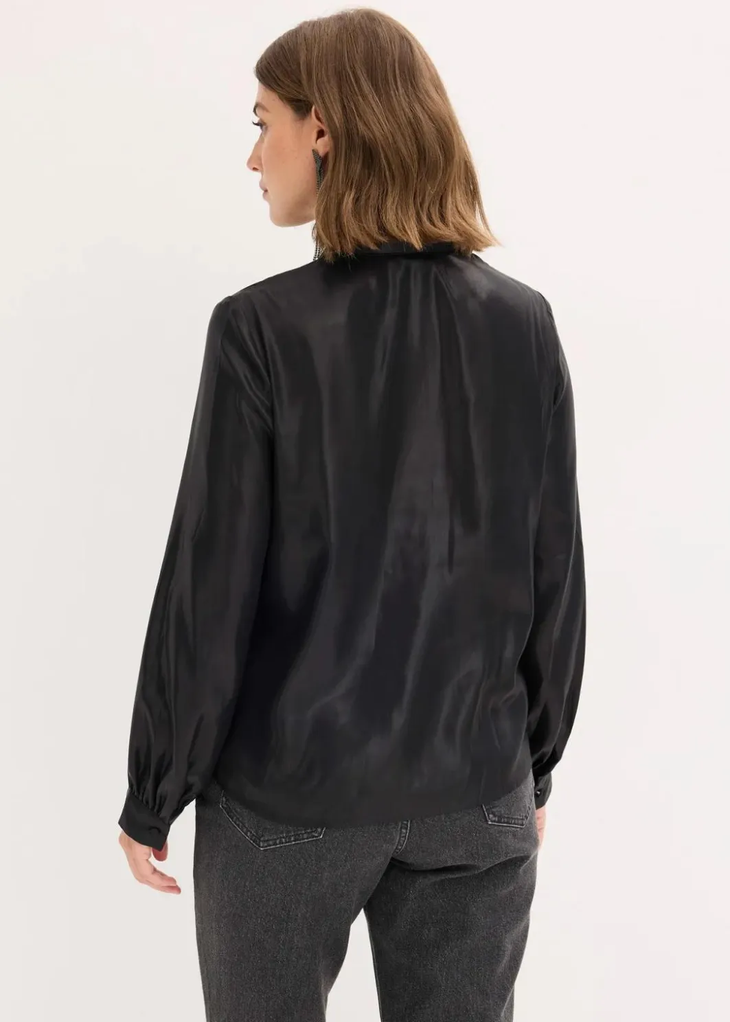 Online Hemdbluse aus glänzendem Satin Damen Bekleidung·Jacken & Mäntel|Blusen & Tuniken