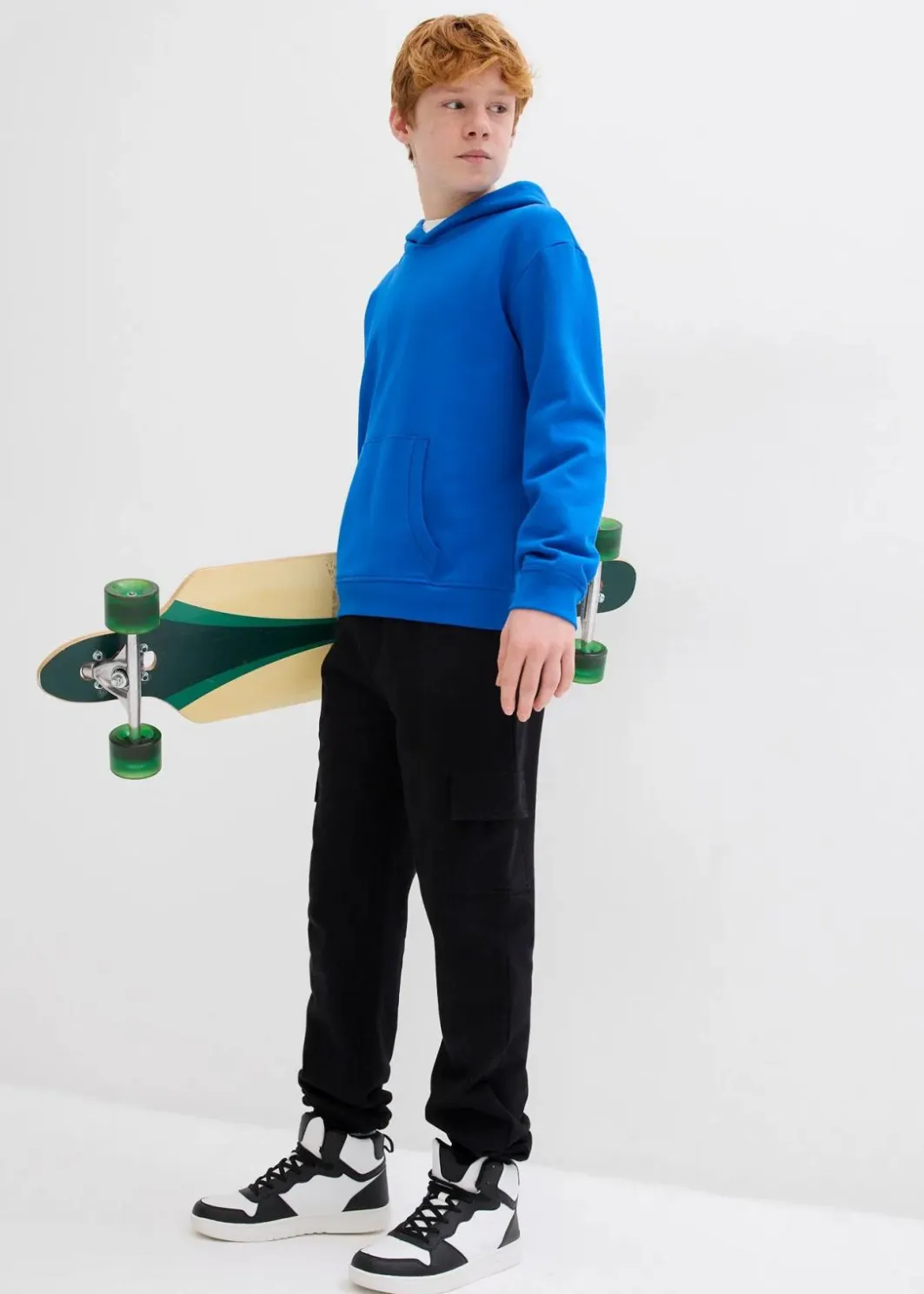 Hot Hoodie aus weichem Baumwoll-Mix Kinder Jungen 2-8 Jahre·Nachhaltigere Materialien|Jungen 9-16 Jahre·Sweat & Strick