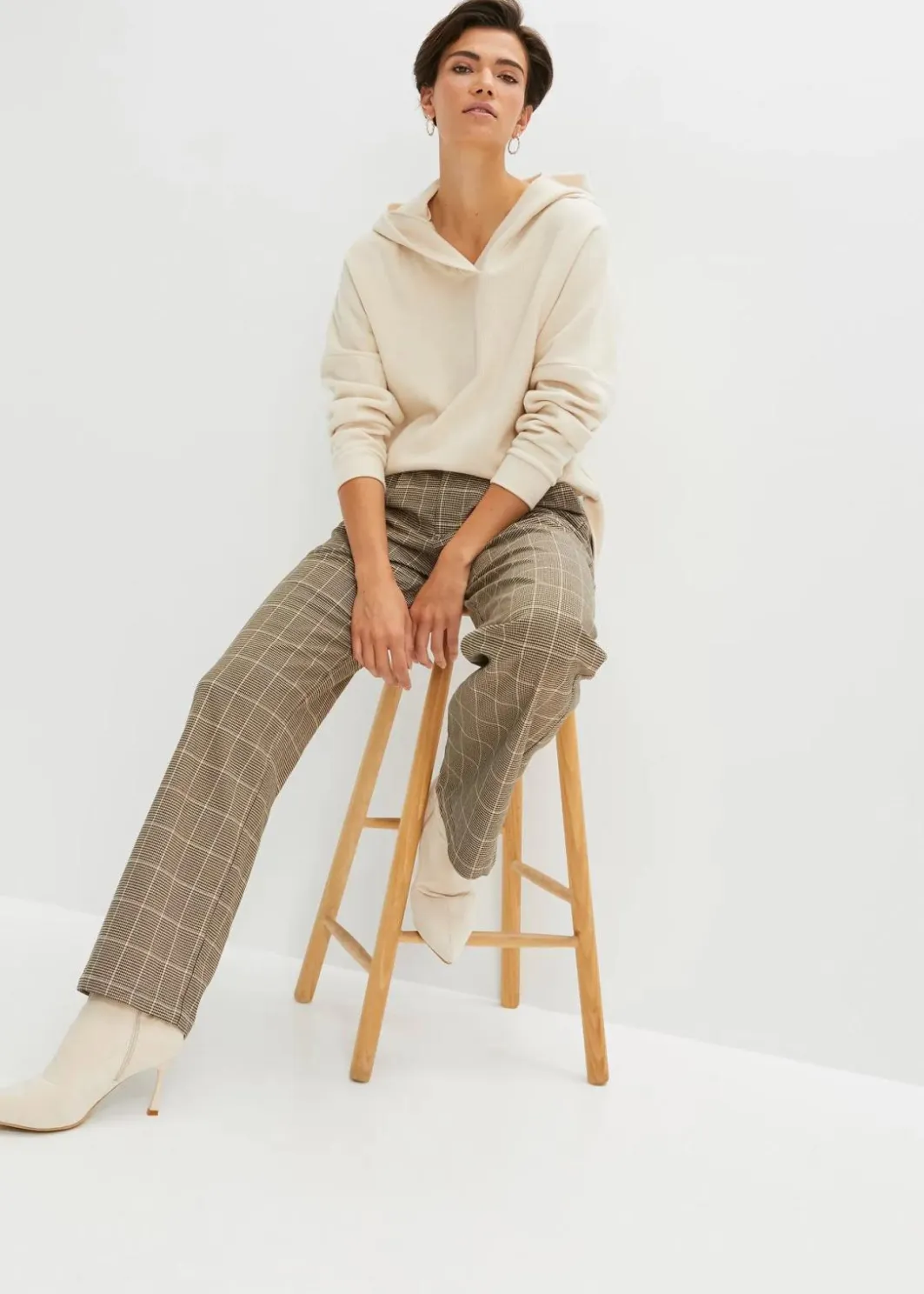 Outlet Hoodie in Regular Fit Damen Sweat