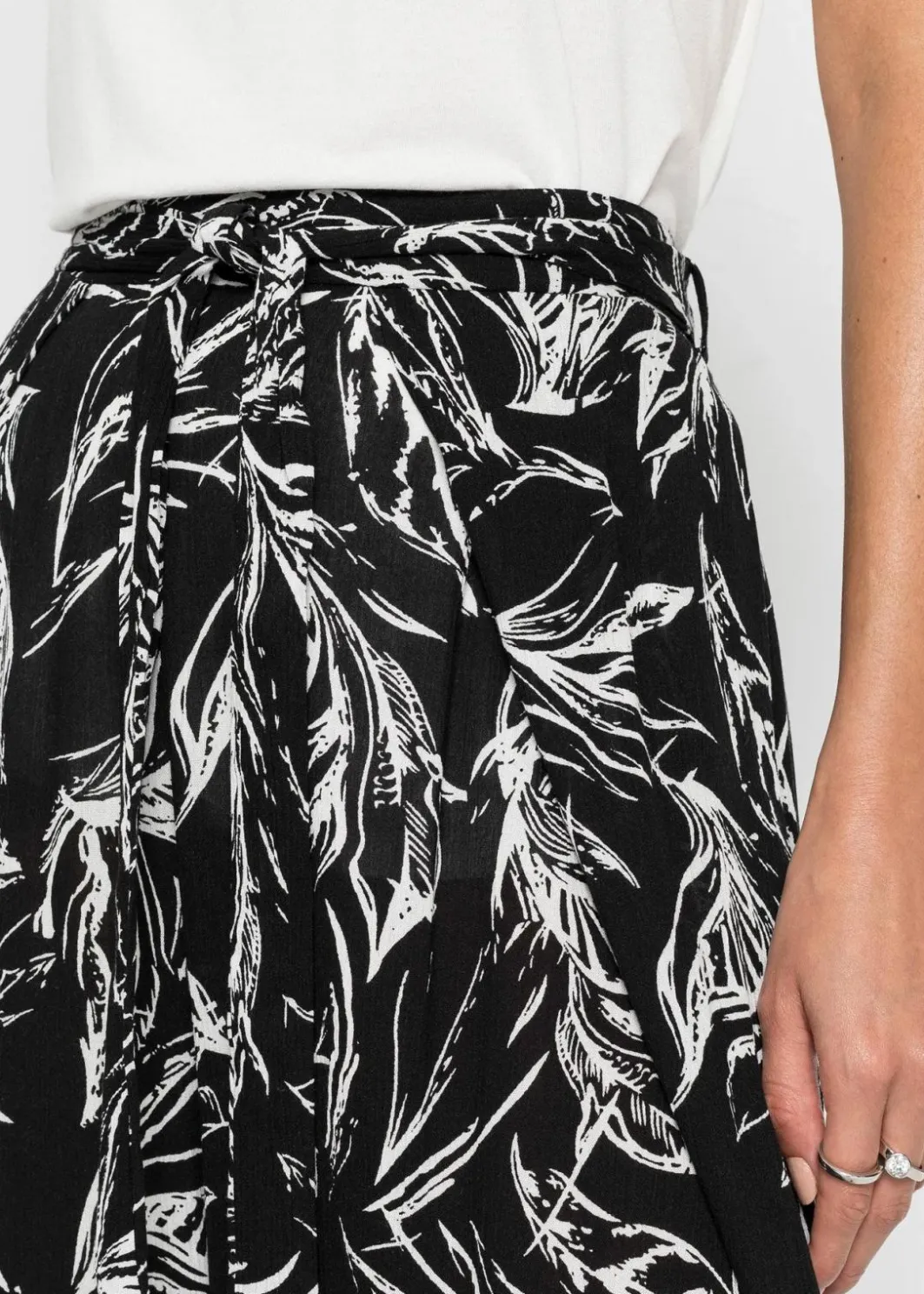 Damen bonprix Bekleidung·Kleider|Hosen|Hose aus strukturierter Viskose