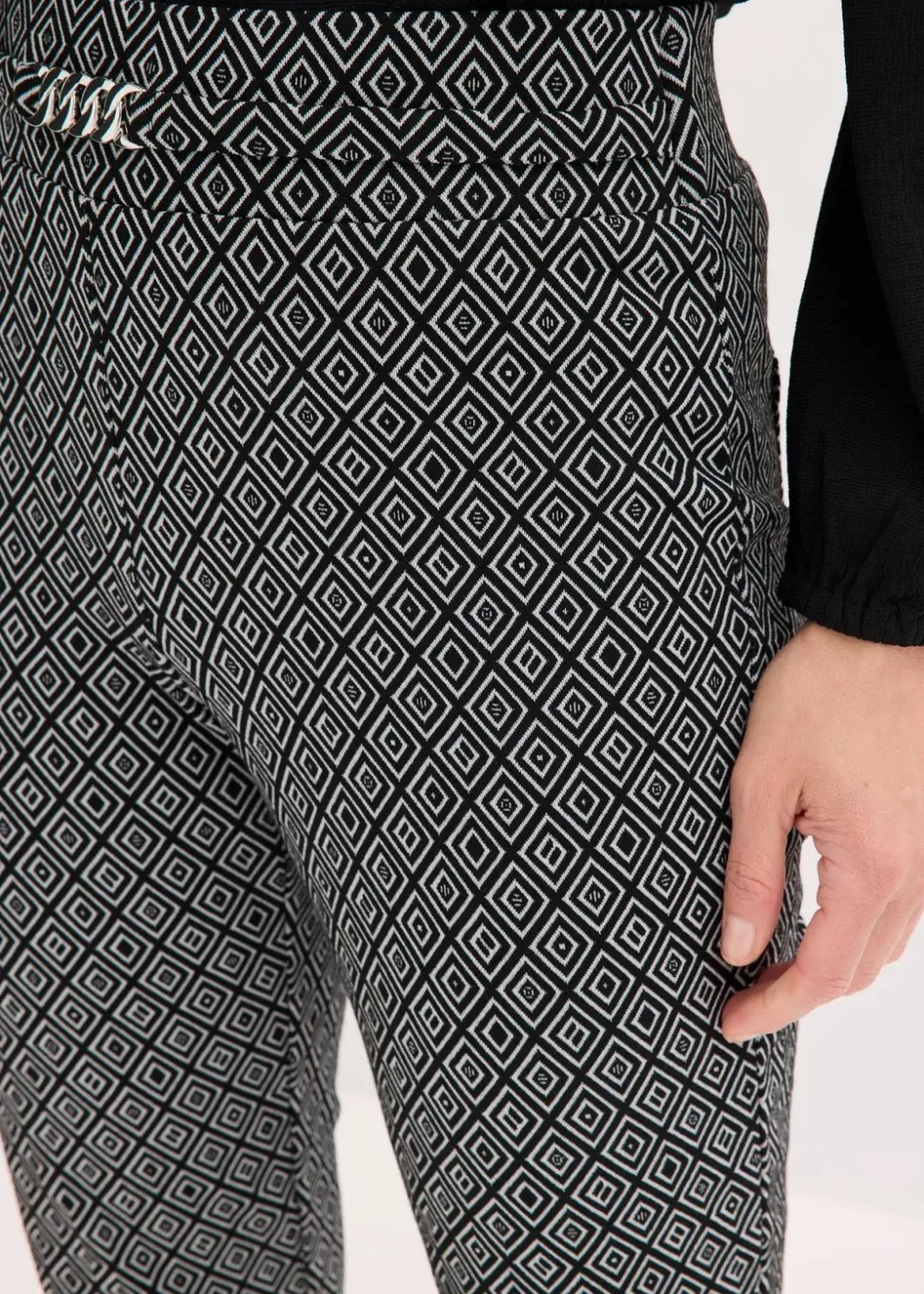 Damen bonprix Bekleidung·Kleider|Hosen|Jacquard Schlupfhose mit Schließendetail