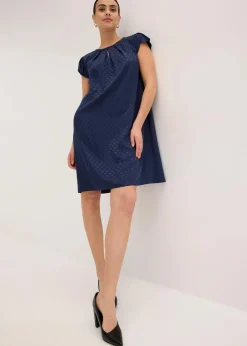 Outlet Jaquard-Kleid mit eingelegten falten Damen Bekleidung·Pullover & Strickjacken|Kleider