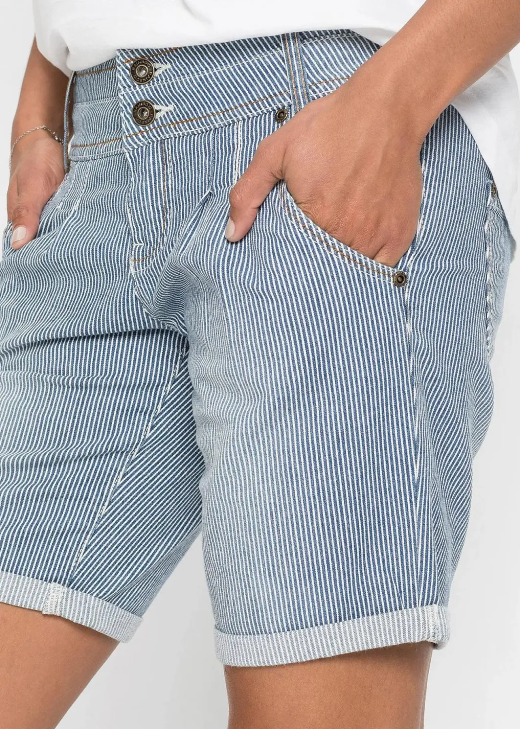 New Jeans-Bermuda Low Waist Damen Shorts|Jeans