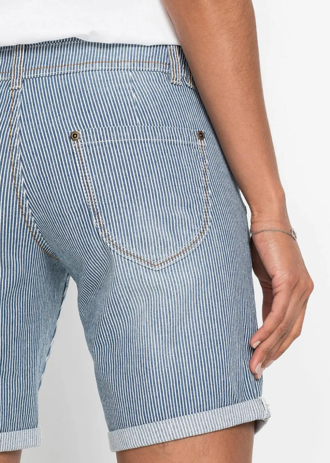 New Jeans-Bermuda Low Waist Damen Shorts|Jeans