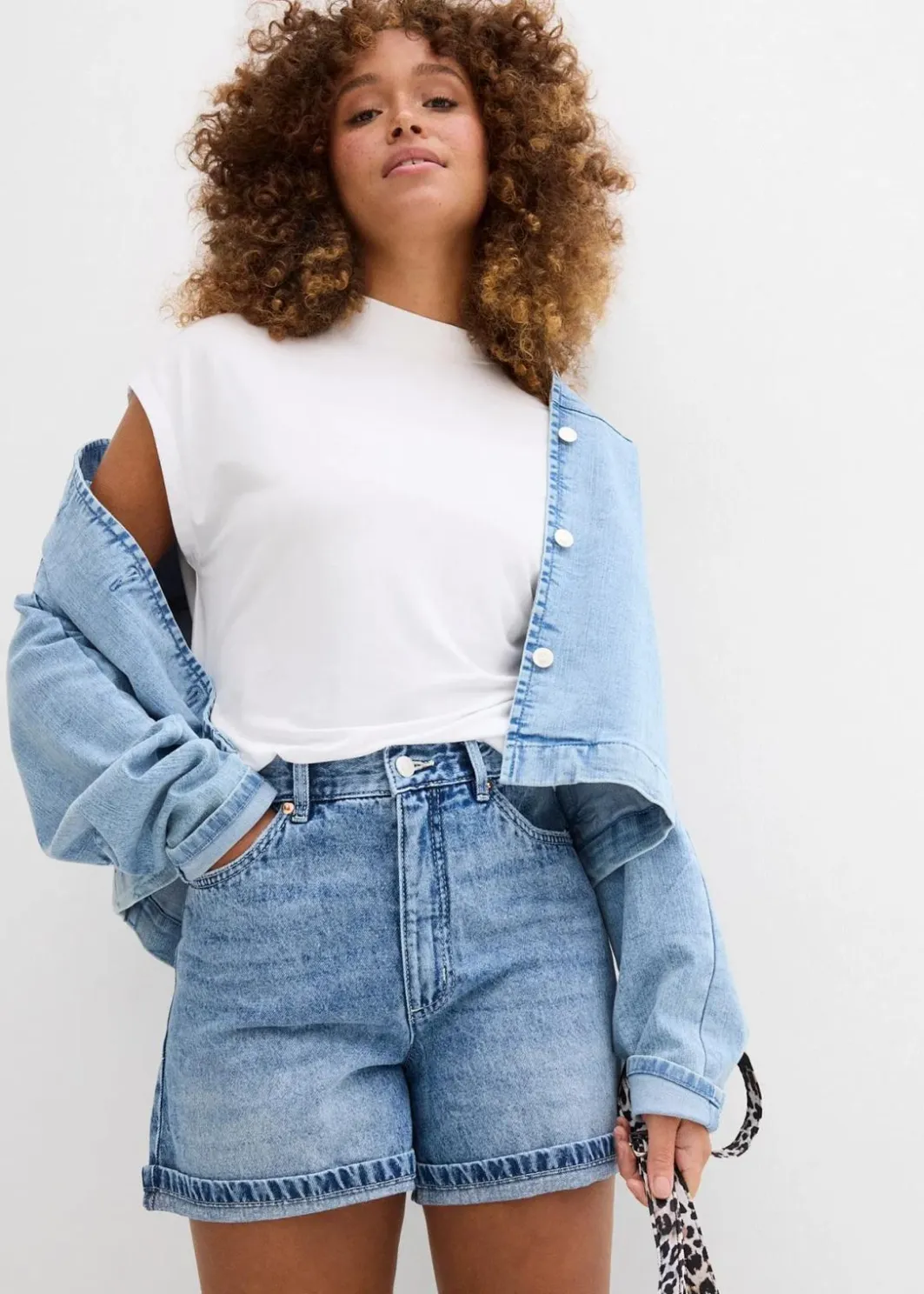 Damen bonprix Bekleidung·Outdoorbekleidung|Bekleidung·Shirts & Tops|Jeans-Shorts High Waist, Low Stretch