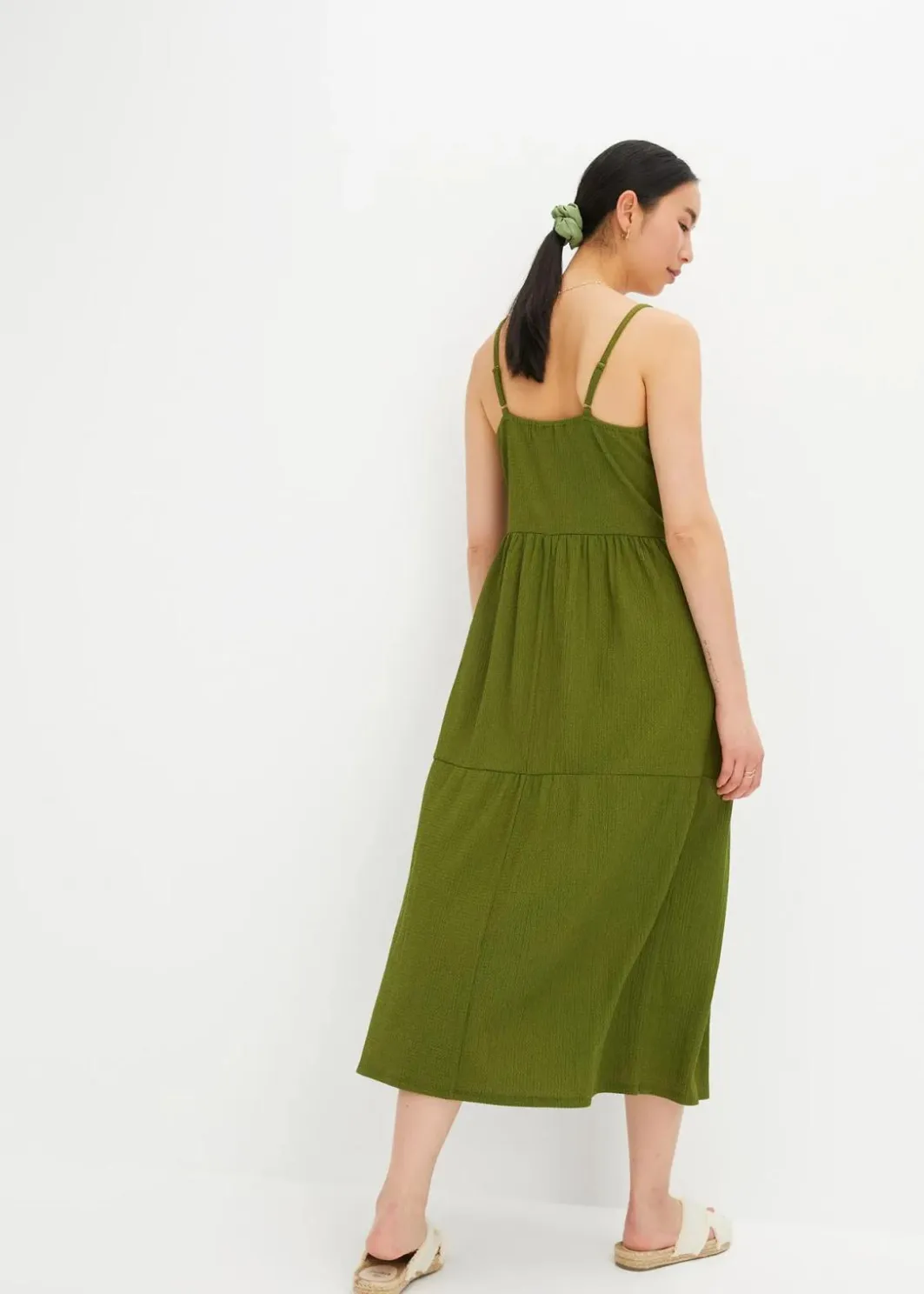 Jersey-Kleid mit Volants und dekorativer Knopfleiste Damen Bekleidung·Pullover & Strickjacken|Kleider