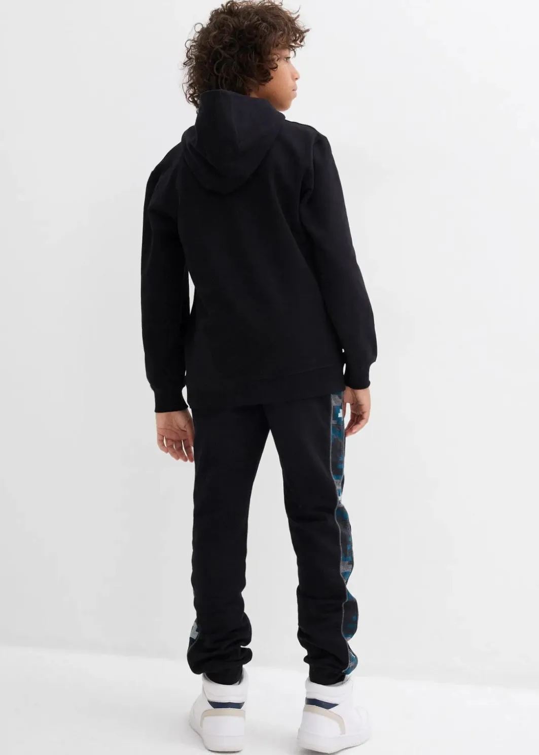 Kinder bonprix Jungen 9-16 Jahre·Hosen|Jungen 2-8 Jahre·Nachhaltigere Materialien|Jogginghose mit Bio-Baumwolle