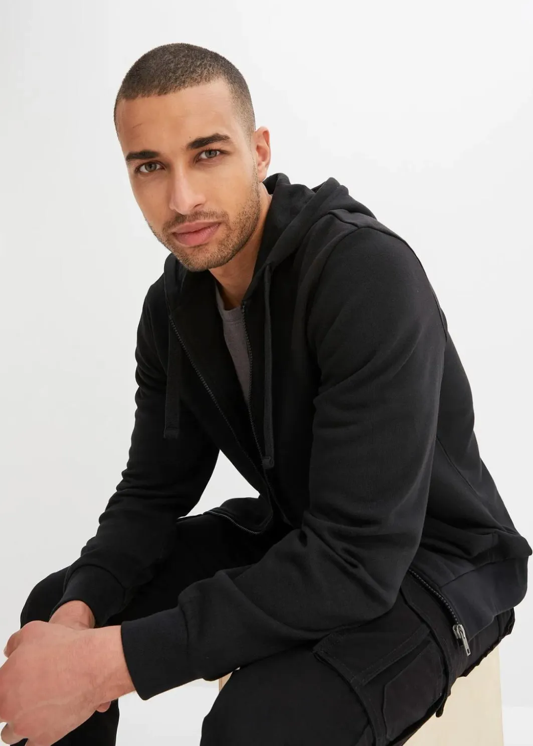 Herren bonprix Große Größen|Basics|Kapuzen-Sweatjacke mit Reißverschluss
