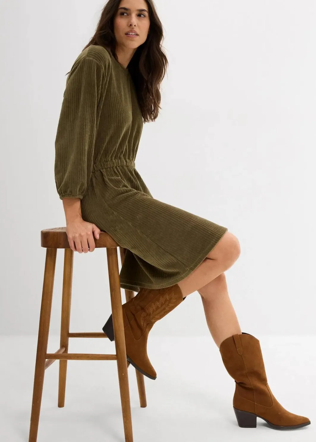 Sale Kleid aus Jersey-Cord Damen Bekleidung·Pullover & Strickjacken|Kleider