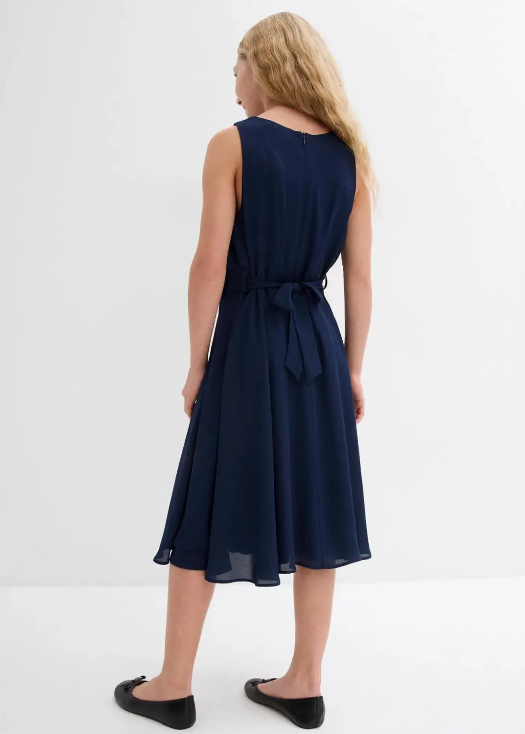 Kinder bonprix Mädchen 9-16 Jahre·Kleider & Jumpsuits|Kleid mit Blumen-Applikation