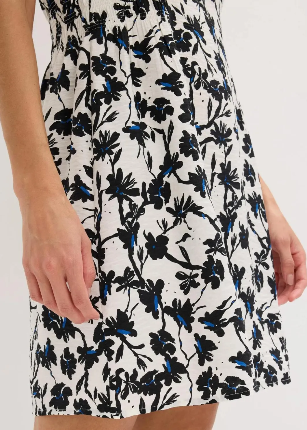 Damen bonprix Kleider|Kleid mit Flügelärmeln aus strukturiertem Material