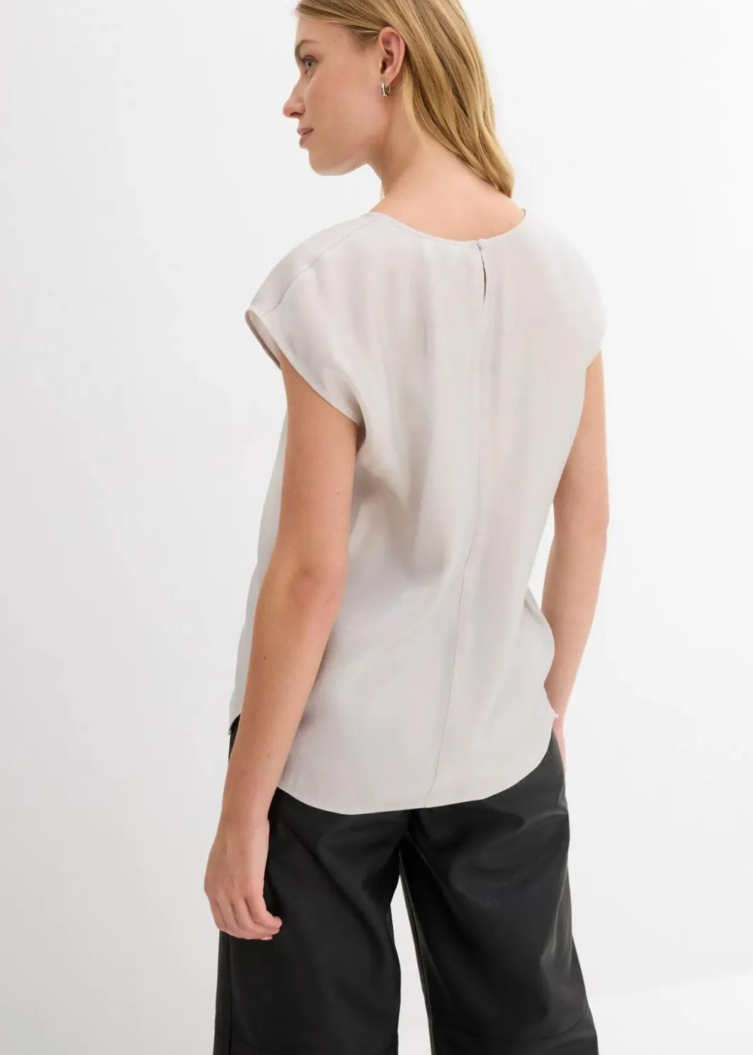 Hot Kurzarmbluse aus glänzendem Satin Damen Blusen & Tuniken|Bekleidung·Jacken & Mäntel