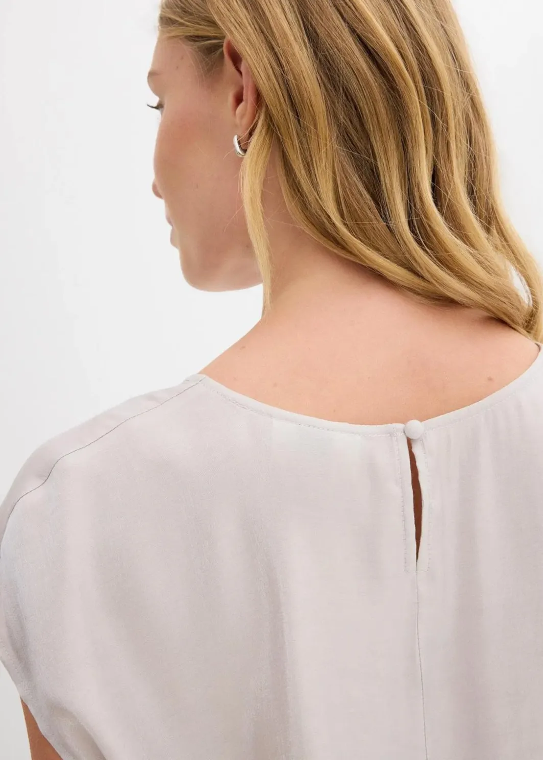 Hot Kurzarmbluse aus glänzendem Satin Damen Blusen & Tuniken|Bekleidung·Jacken & Mäntel