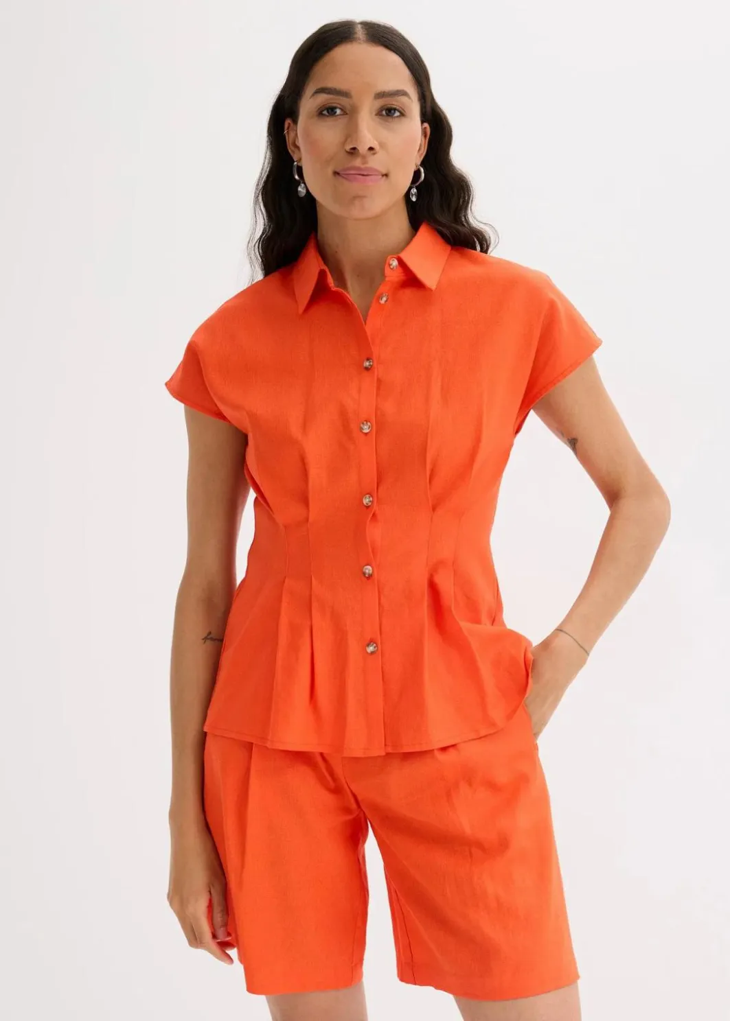 New Kurzarmbluse aus luftigem Leinen-Mix Damen Bekleidung·Jacken & Mäntel|Blusen & Tuniken